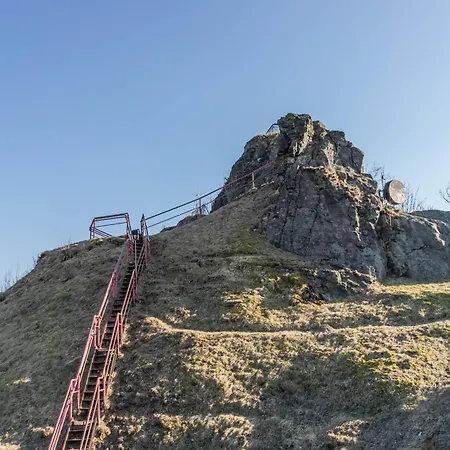 ホステル Hrad Tolstejn - Turisticke Jiřetín pod Jedlovou